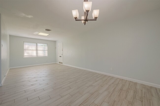 Building Photo - 3426 Bradford St