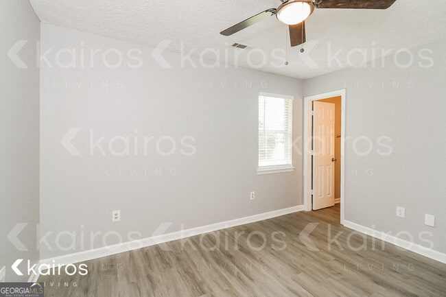 Building Photo - 210 Deer Pkwy