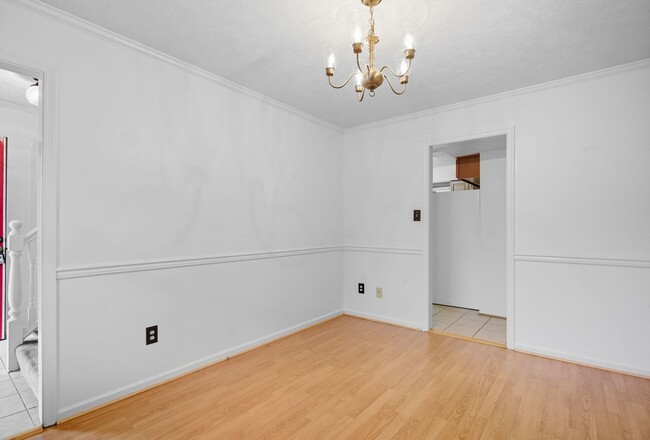 Building Photo - 40 Westview Dr
