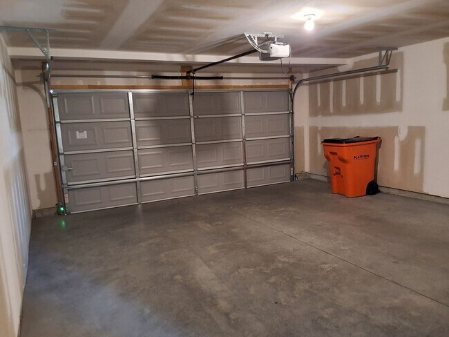 Building Photo - Beautiful Home in Elizabethtown