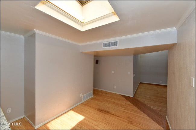 Building Photo - 5534 Oakbriar Cir