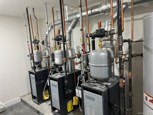 Building Photo - 89-21 69th Rd