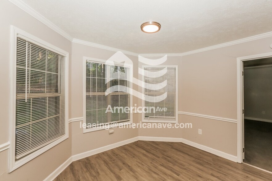 Building Photo - 111 Formosa Dr