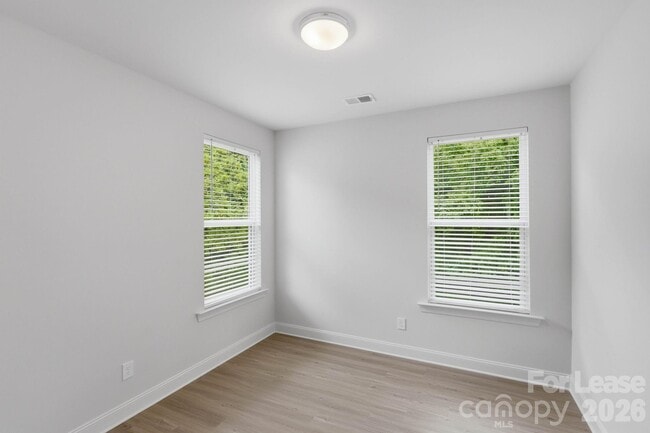 Building Photo - 645 Brookwood St
