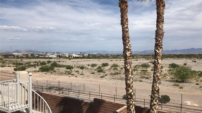 Building Photo - 11087 Village Crest Ln