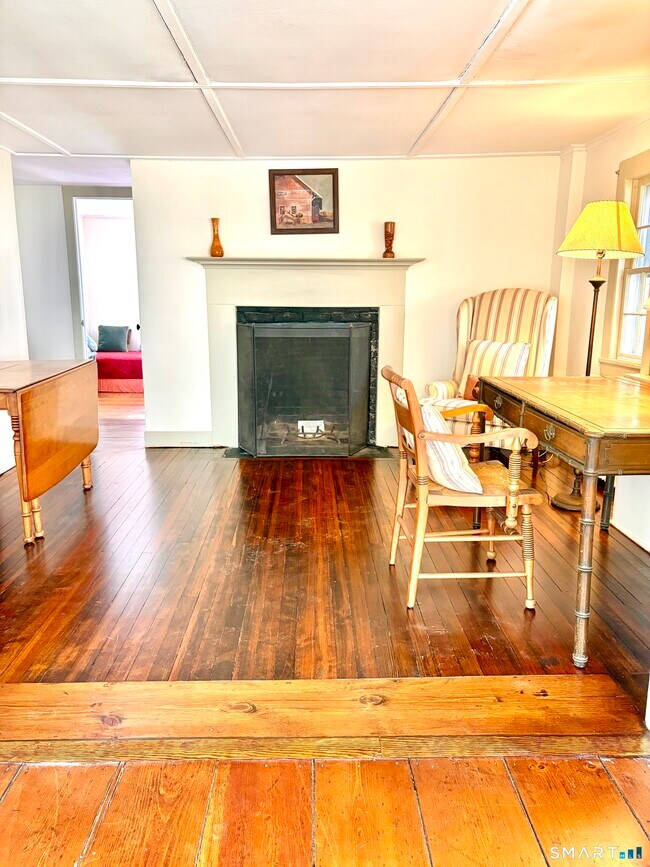 Building Photo - 310 Valley Rd