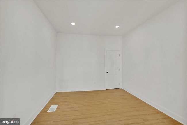 Building Photo - 2117 S Alden St