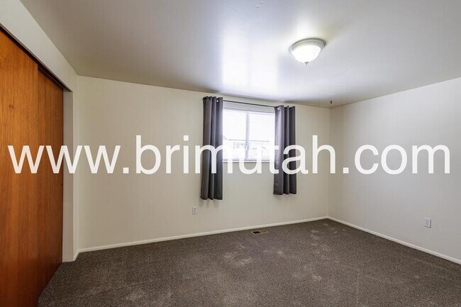 Building Photo - 775 E Johnsonway Dr