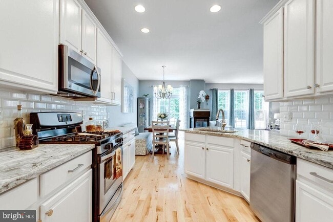 Building Photo - 6485 Sutcliffe Dr