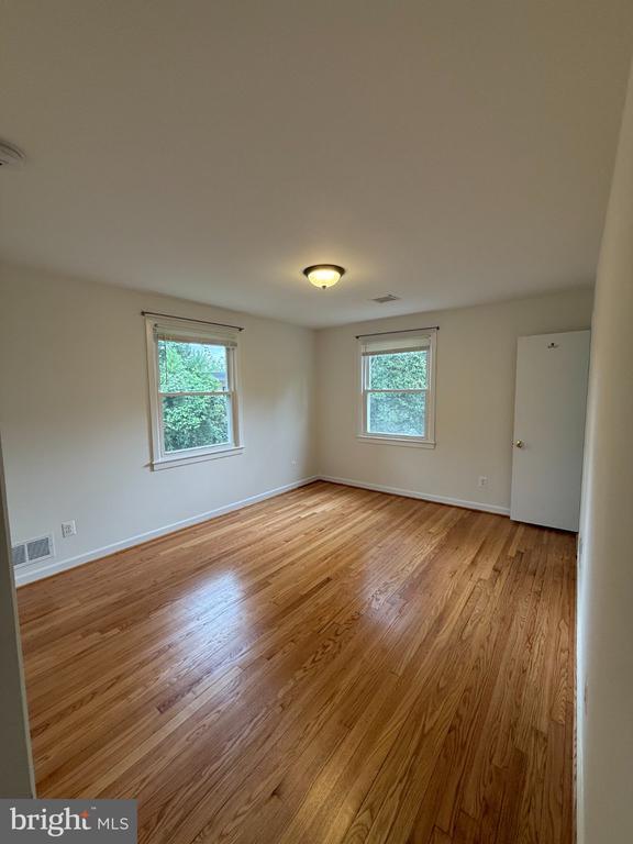 Building Photo - 4325 Maple Ave