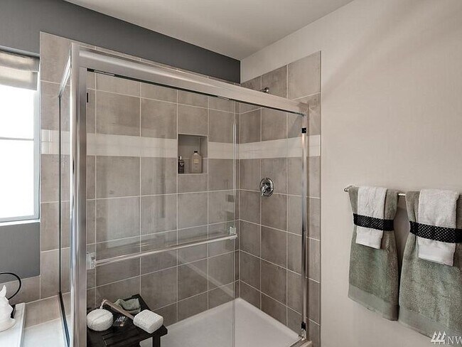 Building Photo - 18424 111th Ave E