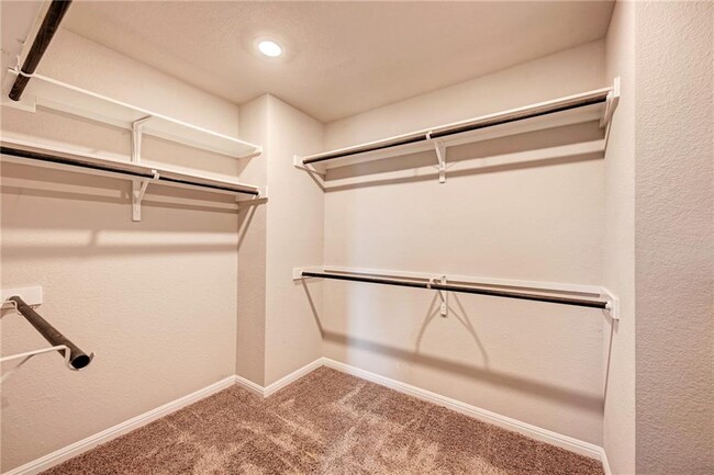 Building Photo - 107 Buckthorn Dr