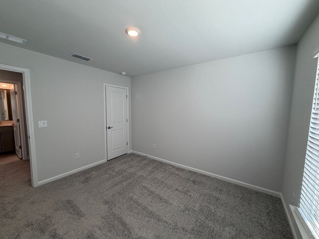 Building Photo - Gibsonville / Townhome