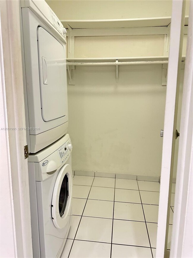 Building Photo - 802 NW 87th Ave