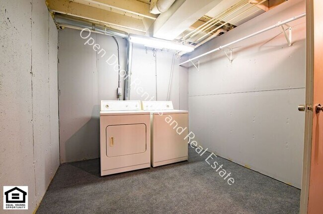Building Photo - 15012 Tally Ho Dr