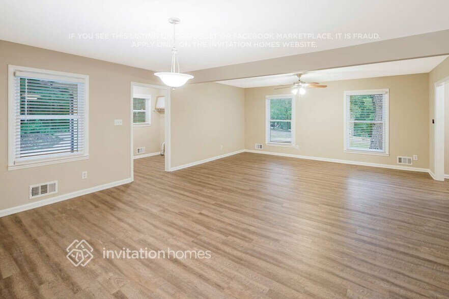 Building Photo - 3916 Amsbury Dr