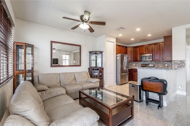 Building Photo - 8435 Lakeview Trail