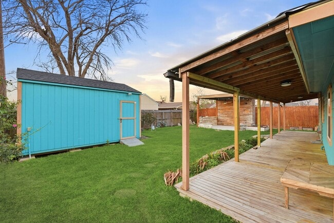 Building Photo - 506 Ogilvie St