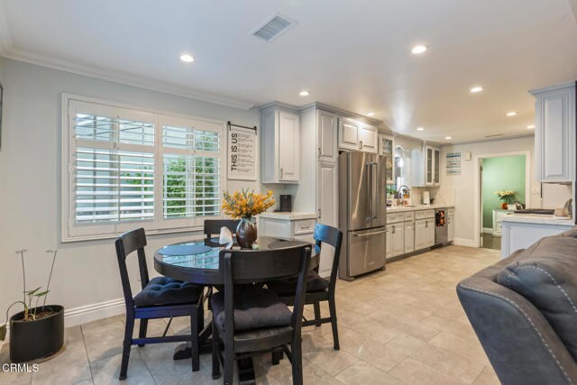 Building Photo - 4816 Indianola Way