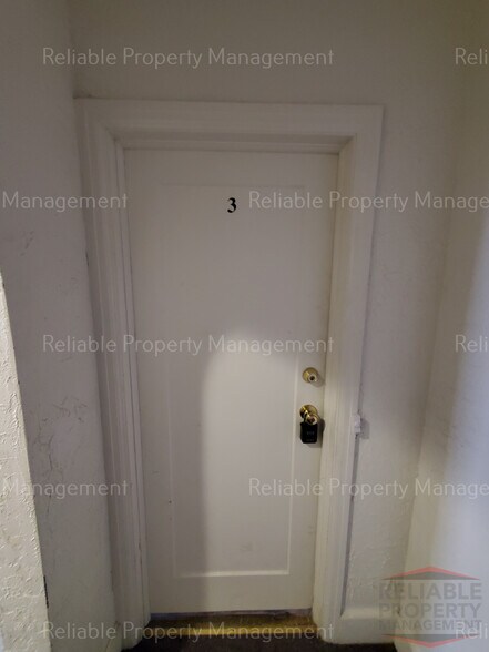 Building Photo - 509 N Water Ave
