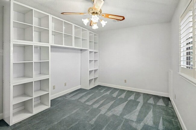 Building Photo - 1402 Copperfield Ct