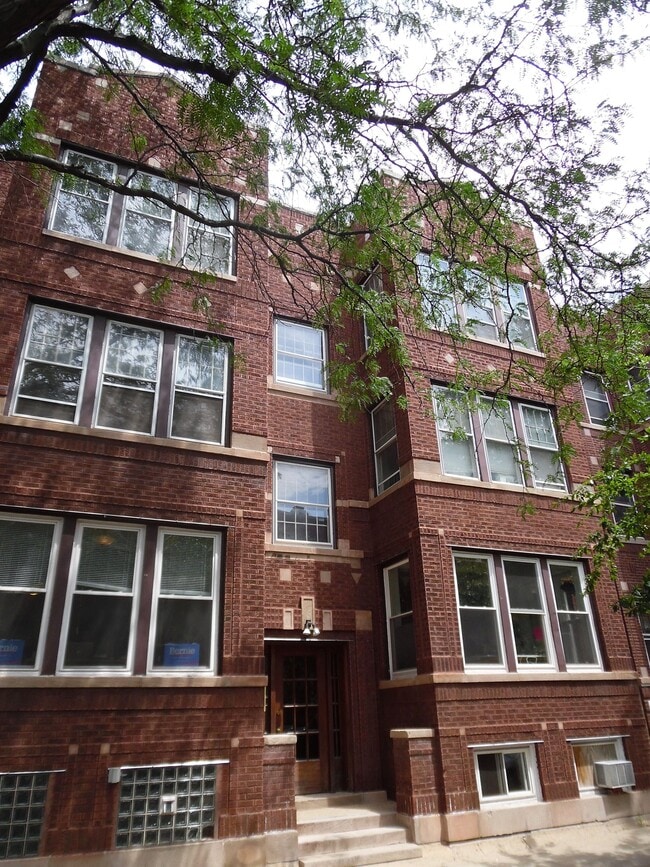 Building Photo - 1470 W Winnemac Ave