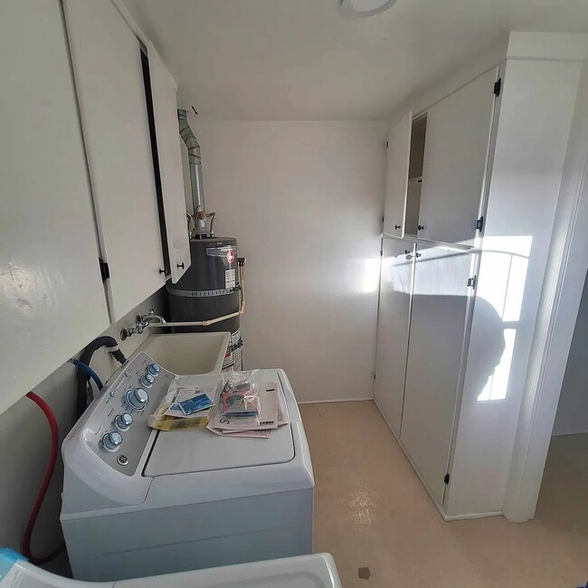 Building Photo - Charming Single Story Home Near Hancock College with One Car Garage