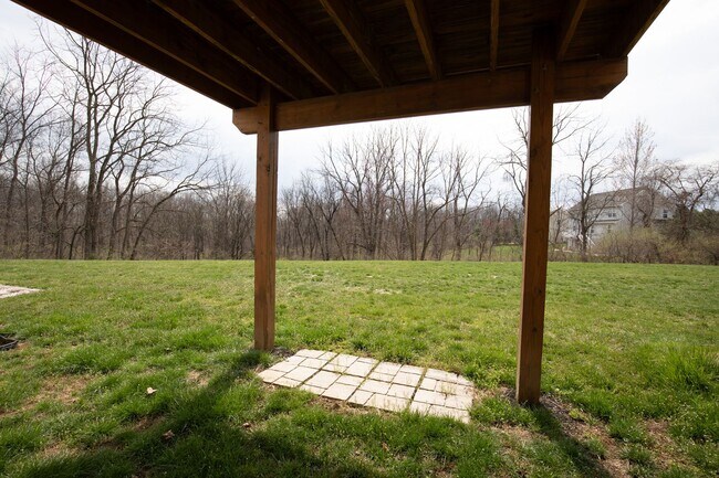 Building Photo - Spacious 3BR Townhome in Harrisburg – First-floor primary bedroom, Garage & Deck!