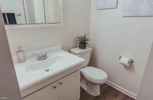 Building Photo - 3235 Soft Water Lake Dr NE