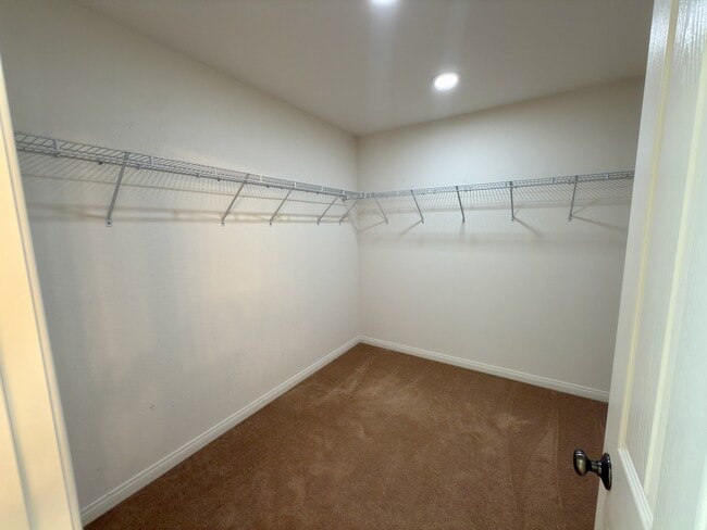 Building Photo - 874 Via La Venta