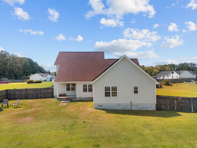 Building Photo - 203 Reid Ct S