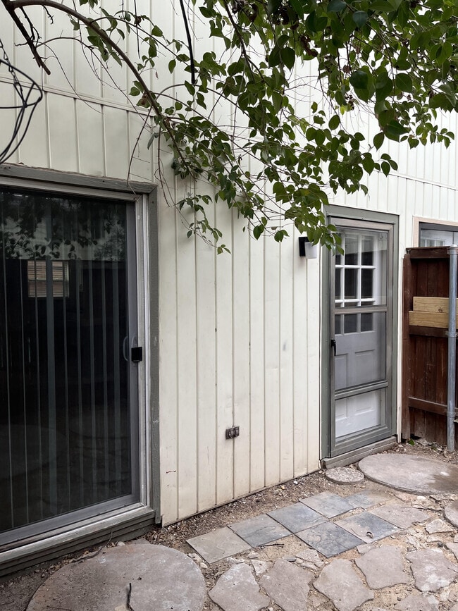 Building Photo - 4039 Cole Ave