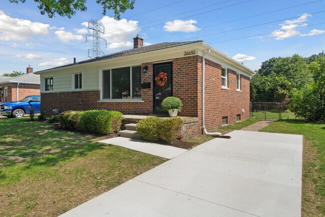 Building Photo - 36640 Angeline Cir