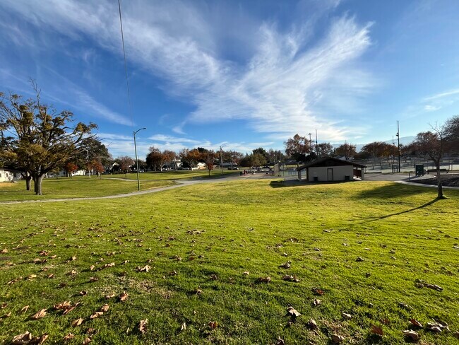 Building Photo - 750 Powell St