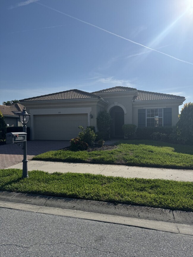 Primary Photo - 333 Cipriani Way