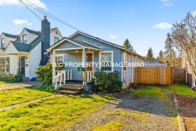 Building Photo - 717 S 2nd St