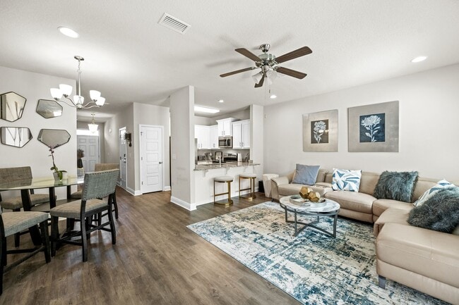 Building Photo - NEW LOW PRICE!!