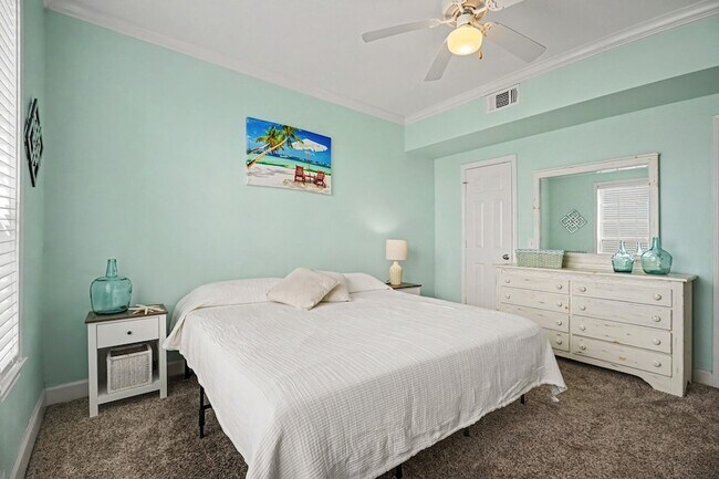 Building Photo - 7000 Seawall Blvd