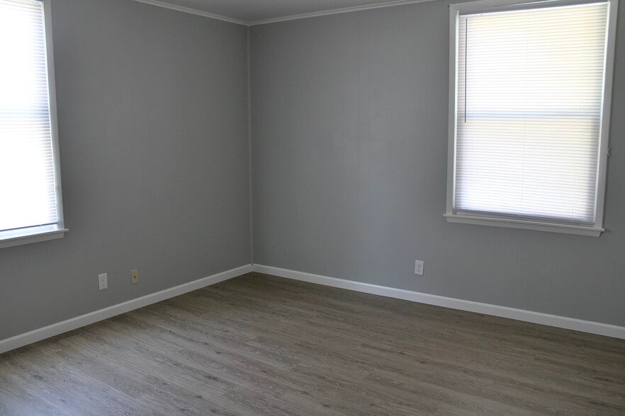 Building Photo - 3212 Poppleton Ave
