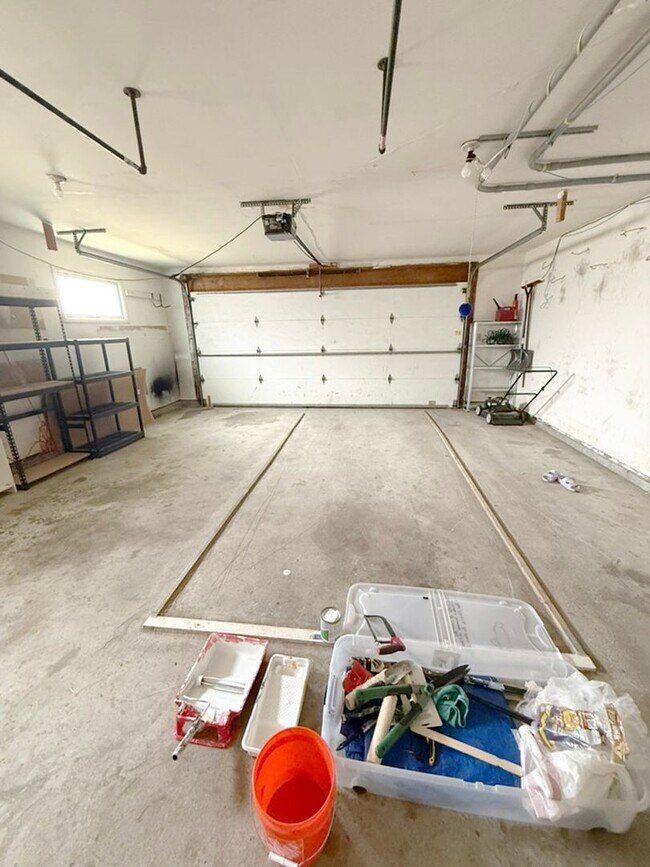 Building Photo - 1116 S Pinecrest Dr