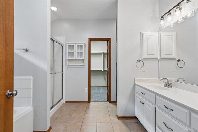 Building Photo - 2725 NW 166th St