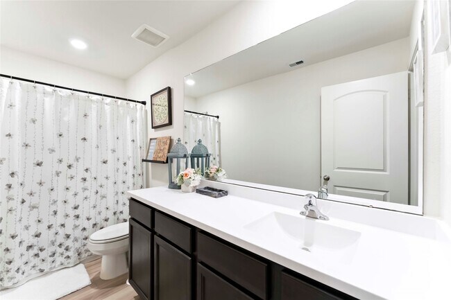 Building Photo - 408 Elaine Vly Dr