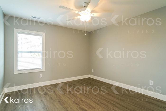 Building Photo - 3709 Oak Leaf Wy