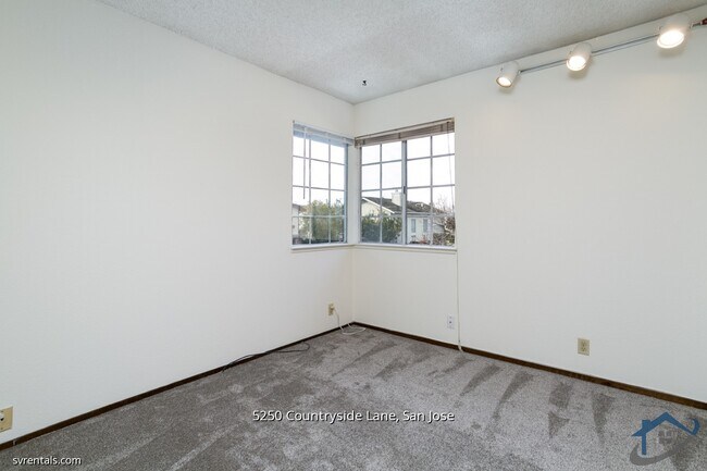 Building Photo - 5250 Countryside Ln