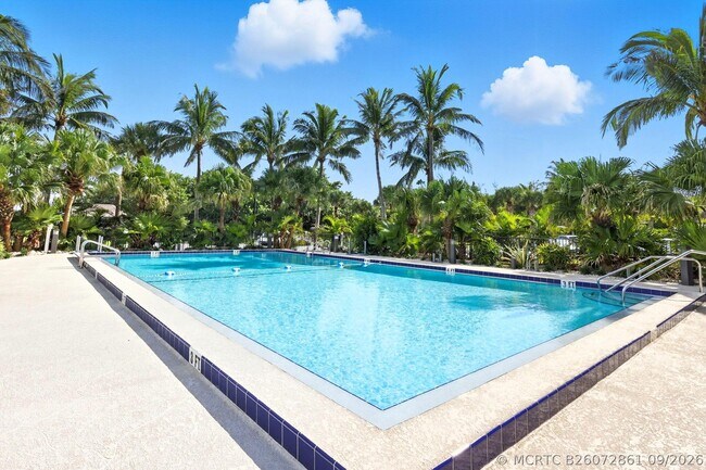 Building Photo - 801 S Ocean Dr