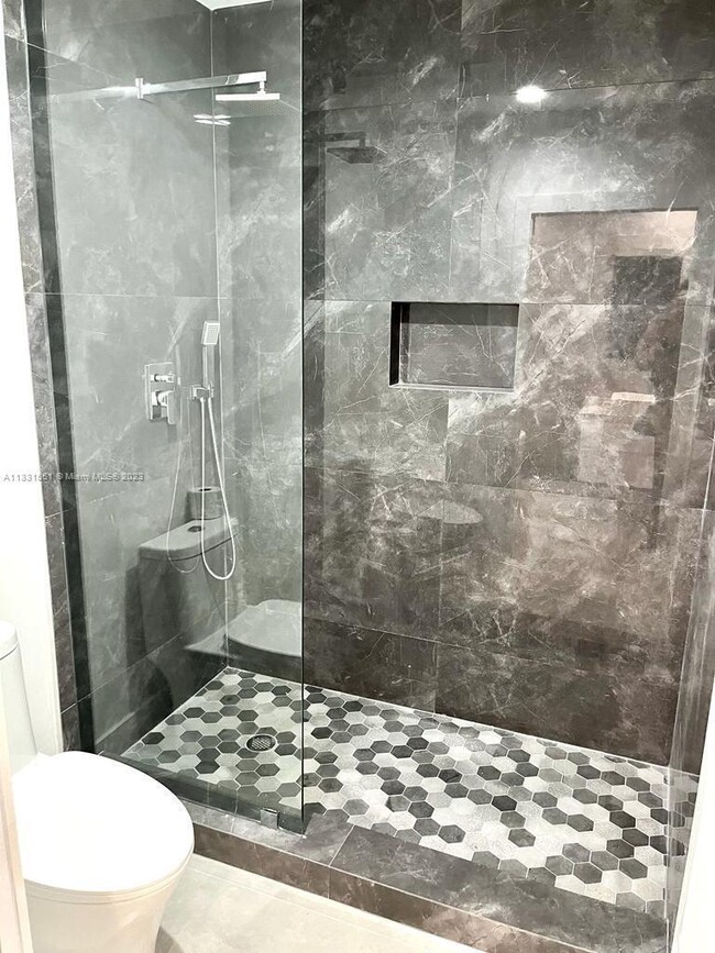 Building Photo - 3530 Mystic Pointe Dr