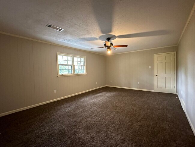 Building Photo - 1531 Cordova Rd