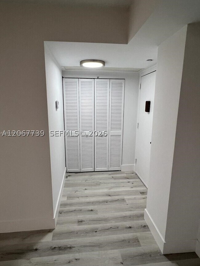 Building Photo - 2333 Brickell Ave