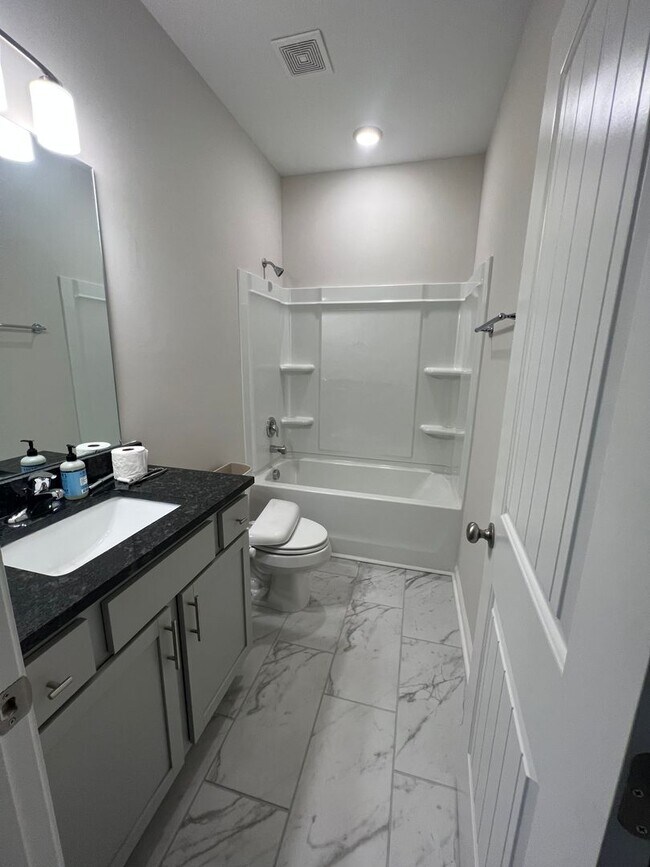 Building Photo - 105 Keats Grove Ct