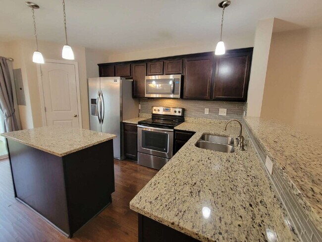 Building Photo - 2 Bedroom Townhome in Goodletsville